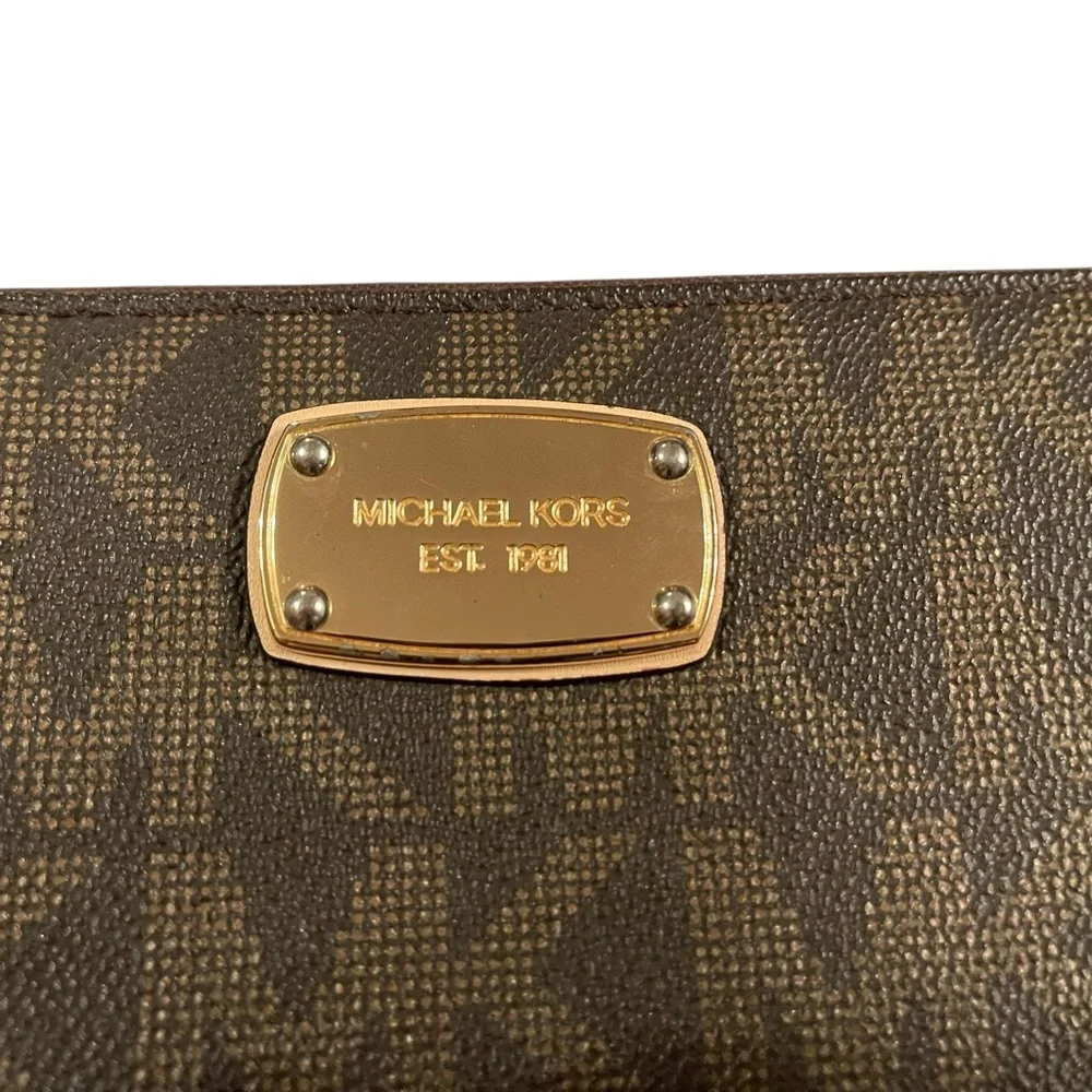 Michael Kors Dark Brown Logo Zip Wallet EUC - Picture 5 of 5